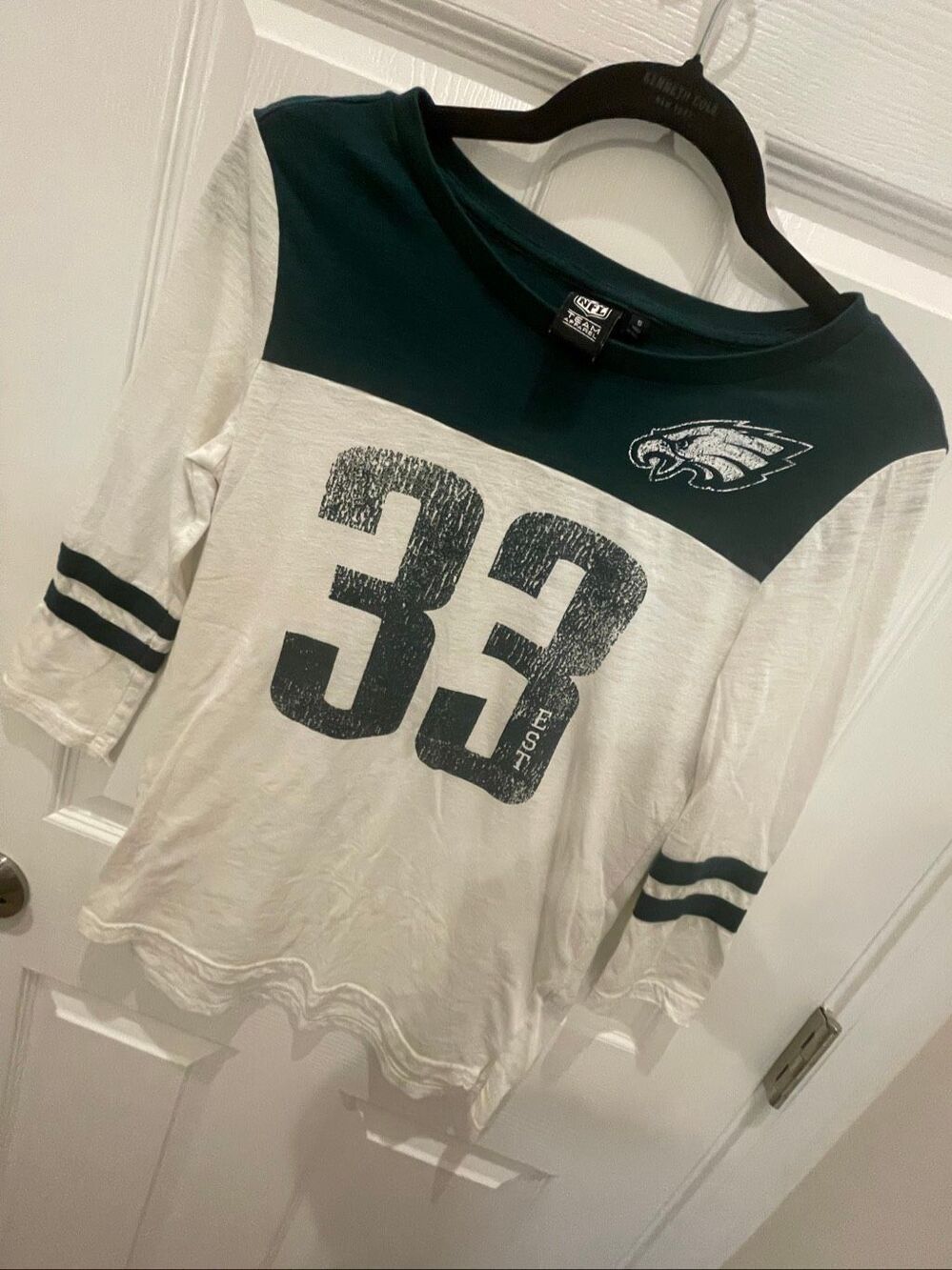 Women’s Philadelphia Eagles small tshirt NFL33